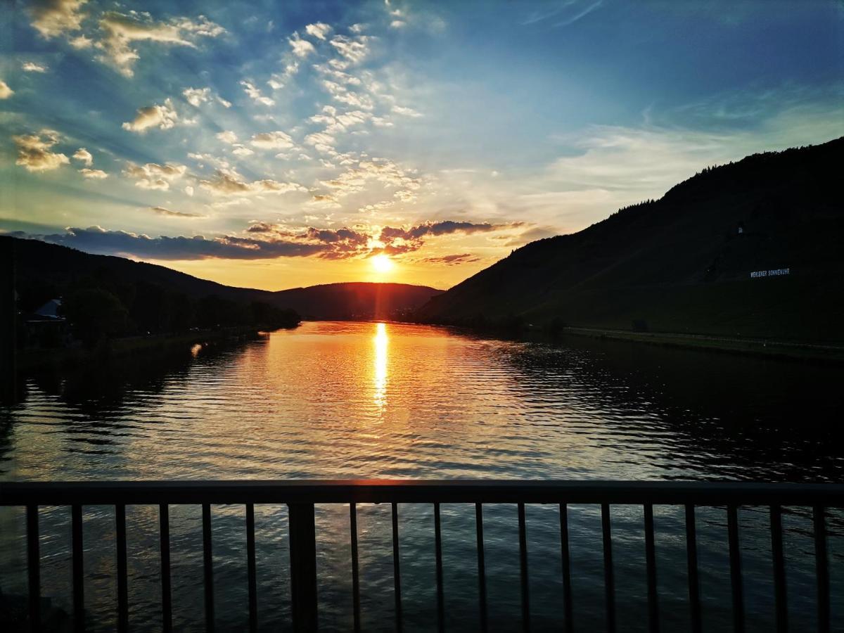 Sonnenufer Apartment & Moselwein I Bernkastel-Kues Kültér fotó